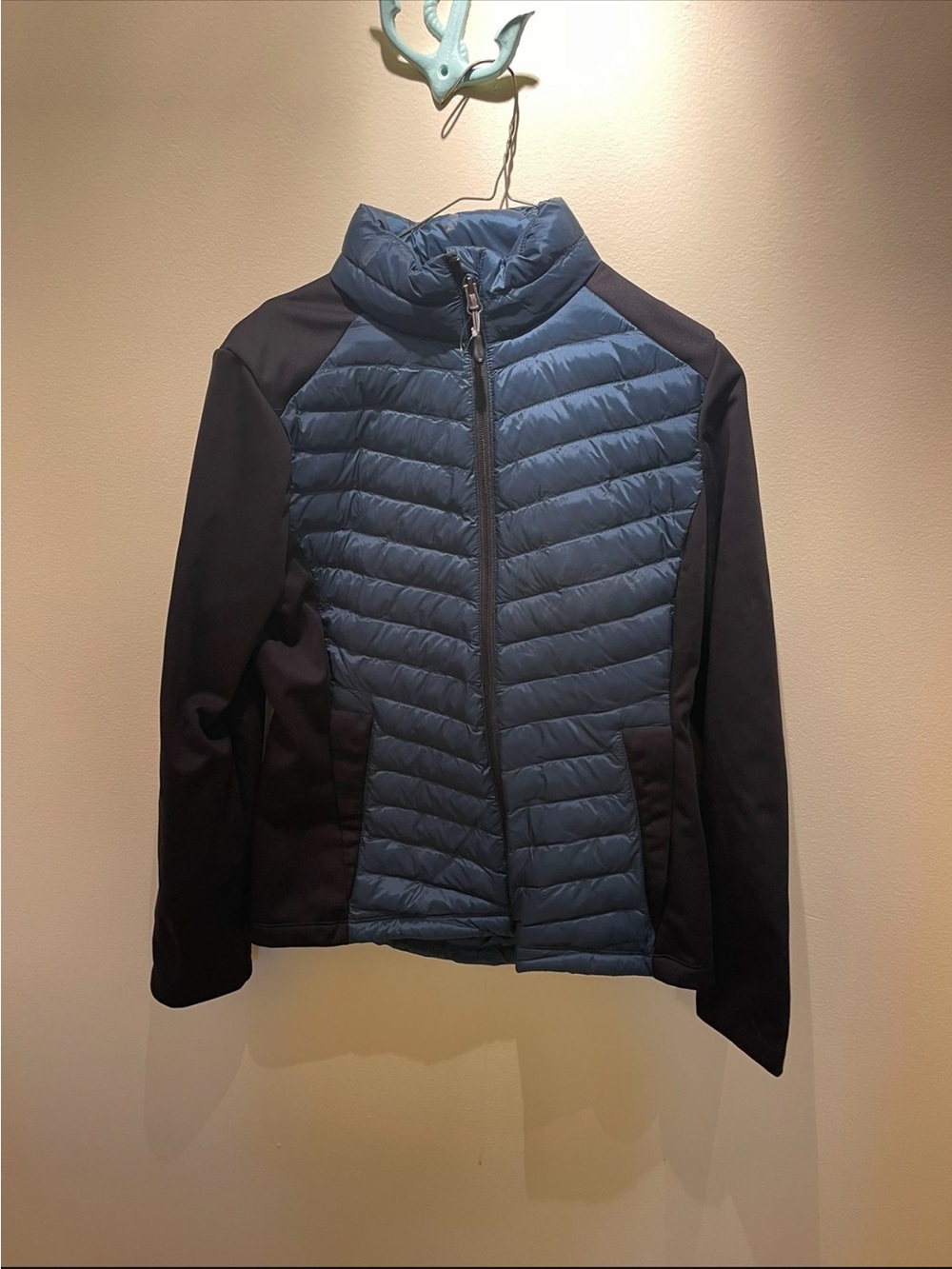 32 Degrees Women's Two-Tone Blue and Black Ski Jacket